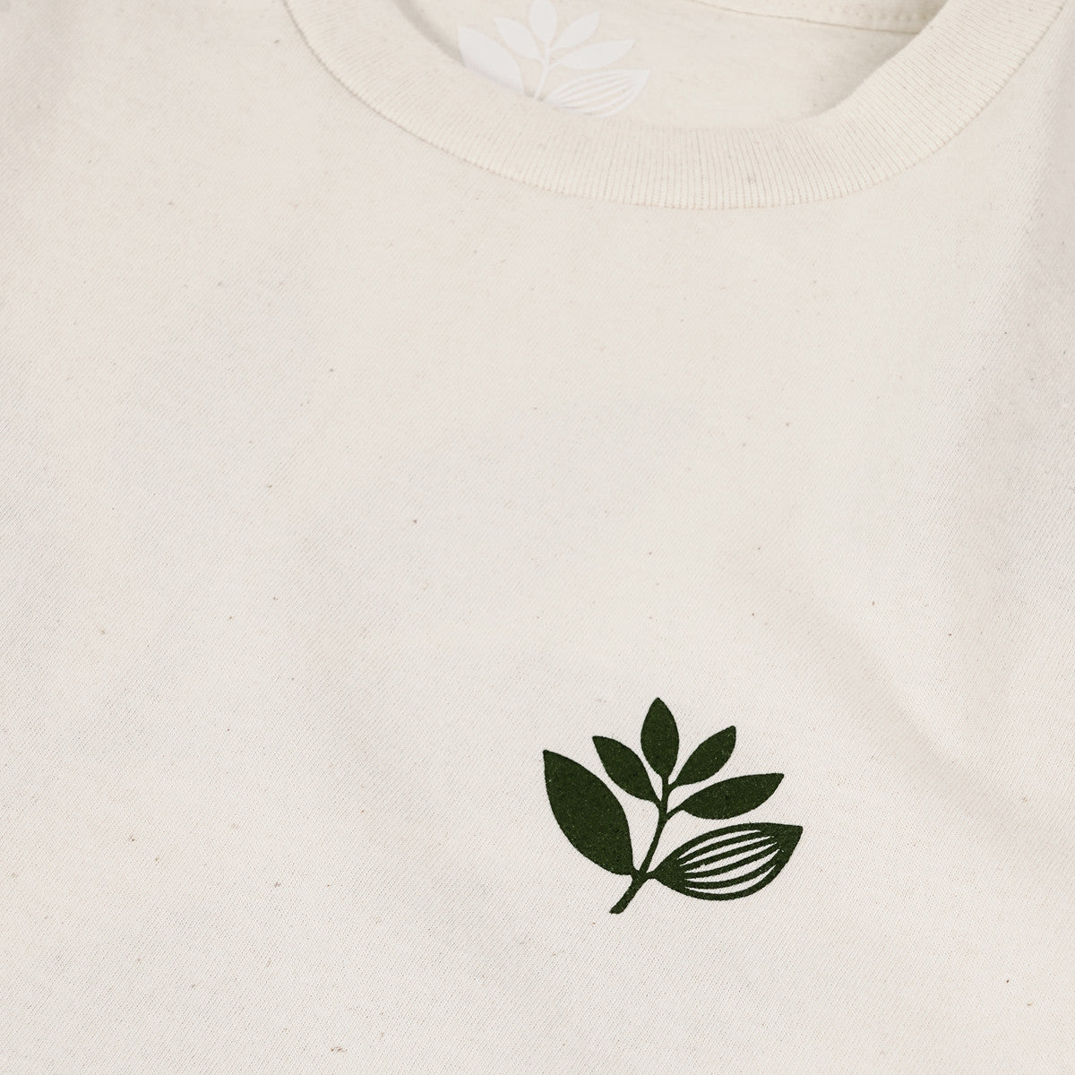 Magenta CLASSIC PLANT TEE - NATURAL